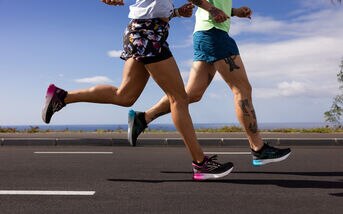 Potenzia i tuoi obiettivi di corsa con una selezione di scarpe