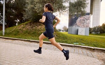 Benefits & Risks of Running with Weights
