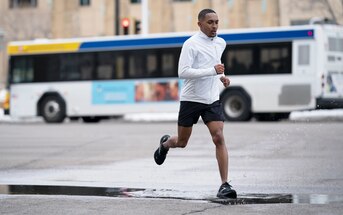 Dotarsi di giacche e altri capi da running resistenti alle intemperie può avere un impatto positivo sulla corsa