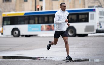 So kann eine wetterfeste Laufjacke und andere Laufbekleidung deine Leistungsf&auml;higkeit beim Laufen erh&ouml;hen