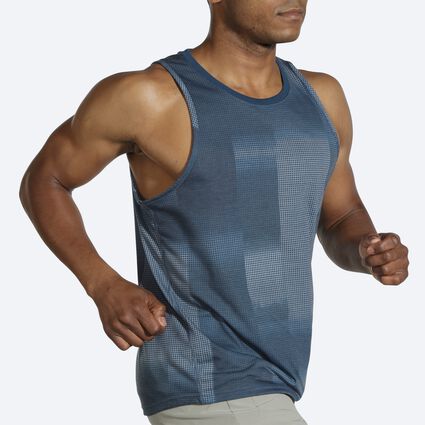 Movement angle (treadmill) view of Brooks Distance Graphic Tank for men
