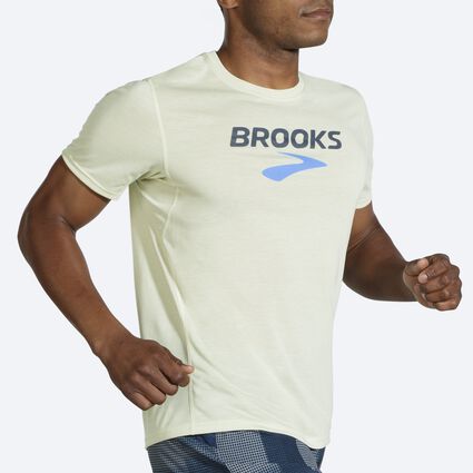 Vue d’angle du mouvement (tapis roulant) Brooks Distance Graphic Short Sleeve pour hommes