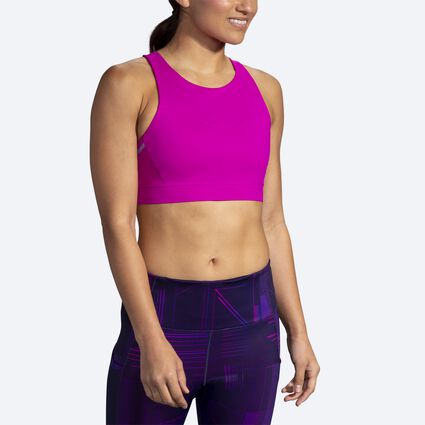 Brooks Running - and IT HAS POCKETS! That's right! The new Drive 3-Pocket  run bra features compressive, flexible support with three stylish, secure  storage options. That means your keys can go in