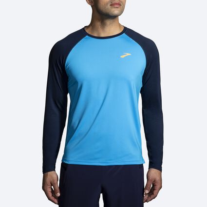 Model (front) view of Brooks Atmosphere Long Sleeve 2.0 for men