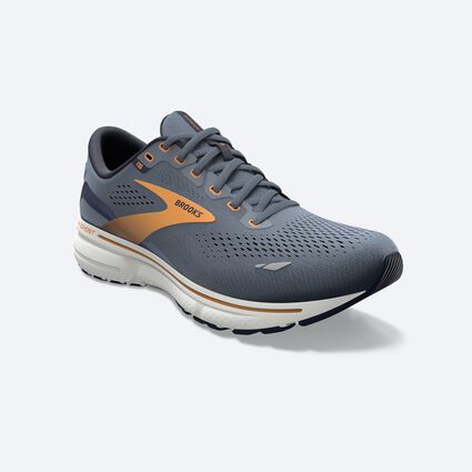 Mudguard and Toe view of Brooks Ghost 15 for men
