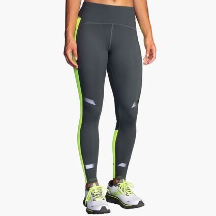 Brooks Run Visible Thermal Tight für Damen – Model-Ansicht (von vorne)