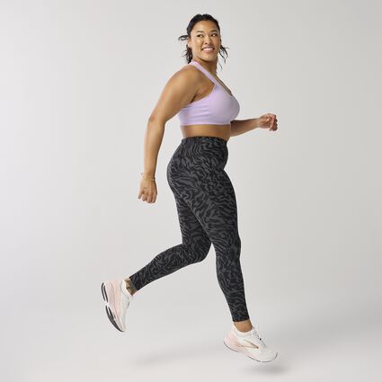 Brooks Crossback 2.0 Sports Bra für Damen – Ansicht aus einem Winkel bei Bewegung (Laufband)