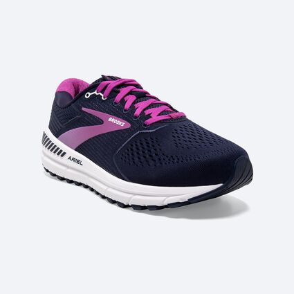 Mudguard and Toe view of Brooks Ariel '20 for women