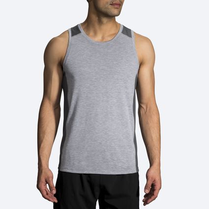 Model (front) view of Brooks Distance Tank for men