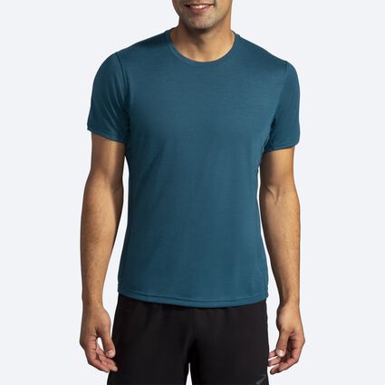 Model angle (relaxed) view of Brooks Distance Short Sleeve for men