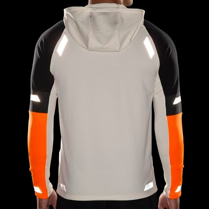 Dettaglio 2 vista di Brooks Run Visible Thermal Hoodie 2.0 da uomo