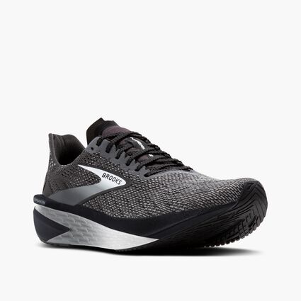Mudguard and Toe view of Brooks Hyperion 2 for men