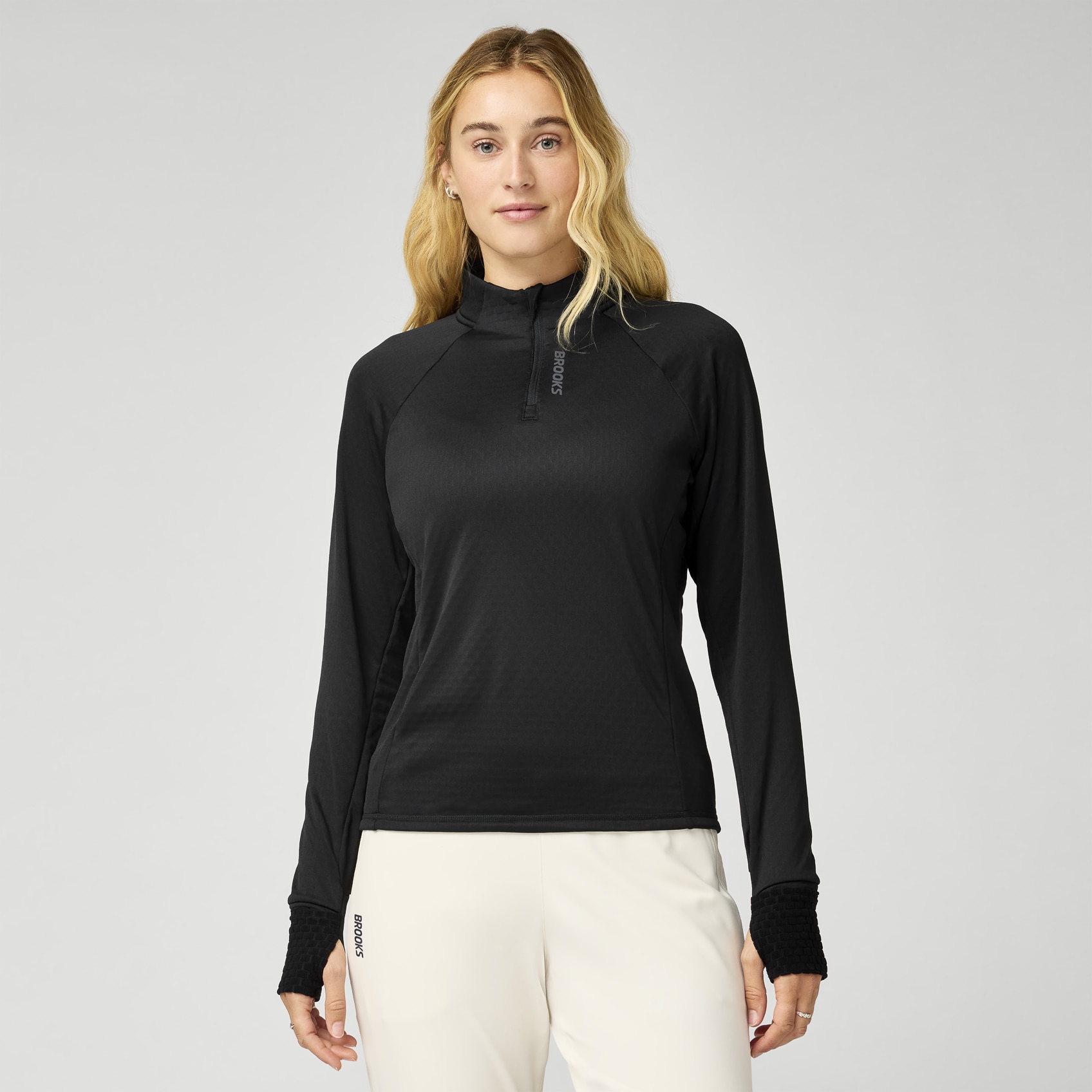 Brooks Running Women's Momentum Thermal 1/4 Zip In Black