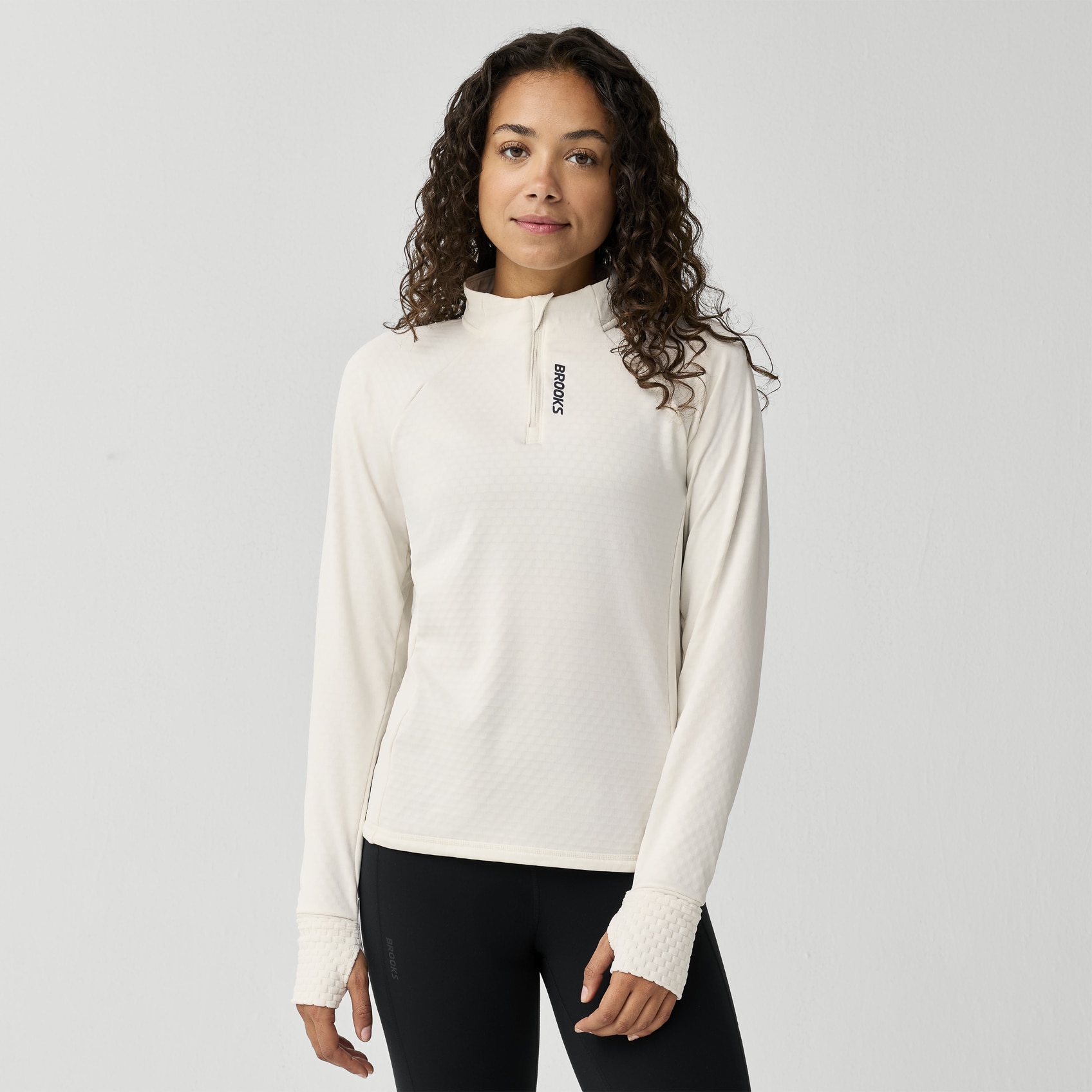 Brooks Running Women's Momentum Thermal 1/4 Zip In Neutral