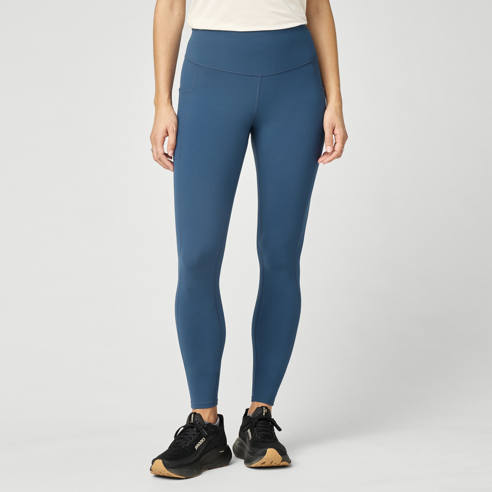 Brooks Running Women's Thermal Reflective Tight In Purple