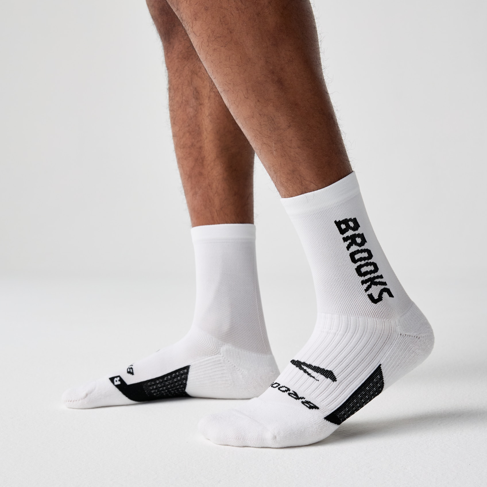 Brooks Running Unisex Ghost Crew Running Socks