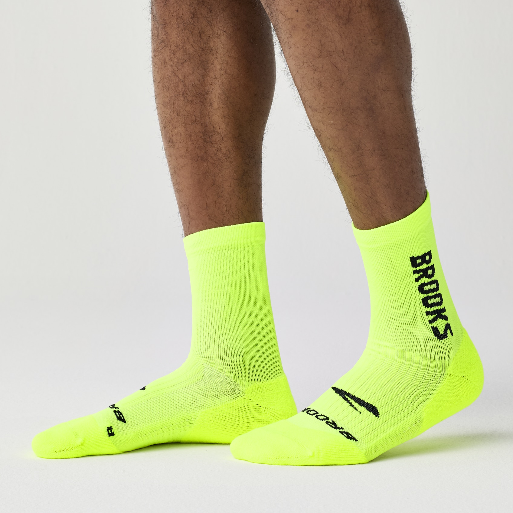 Brooks Running Unisex Ghost Crew Running Socks In Adult