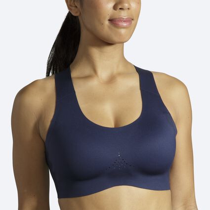Model (front) view of Brooks Crossback 2.0 Sports Bra for women