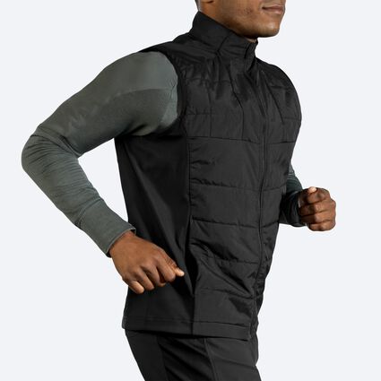 Vue angulaire du mouvement (sur tapis de course) Brooks Shield Hybrid Vest pour hommes