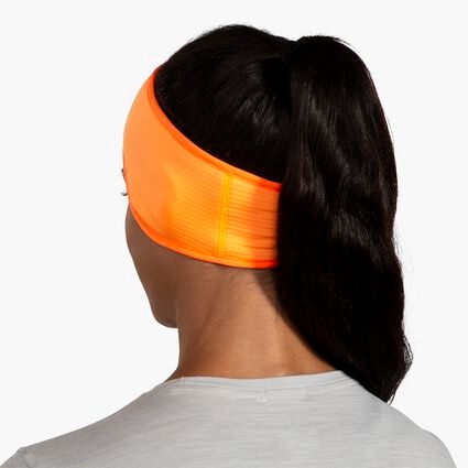 Model (back) view of Brooks Notch Thermal Headband for unisex
