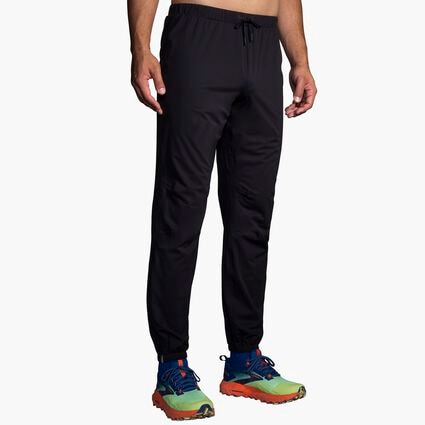 Vue (avant) du modèle de Brooks High Point Waterproof Pant pour hommes