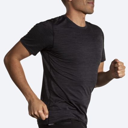 Vista angular del movimiento (cinta de correr) Brooks Luxe Short Sleeve para hombre