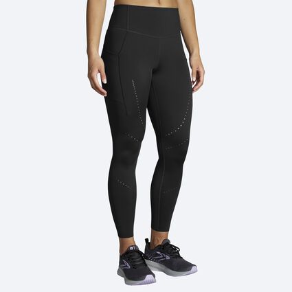 Model (front) view of Brooks Method 7/8 Tight for women