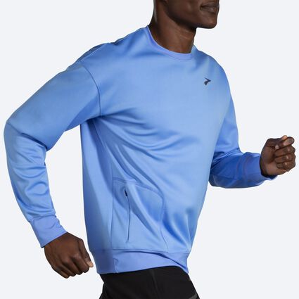 Brooks Run Within Sweatshirt für Herren – Ansicht aus einem Winkel bei Bewegung (Laufband)