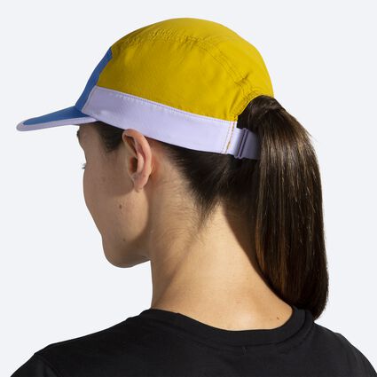 Model (back) view of Brooks Propel Hat for unisex