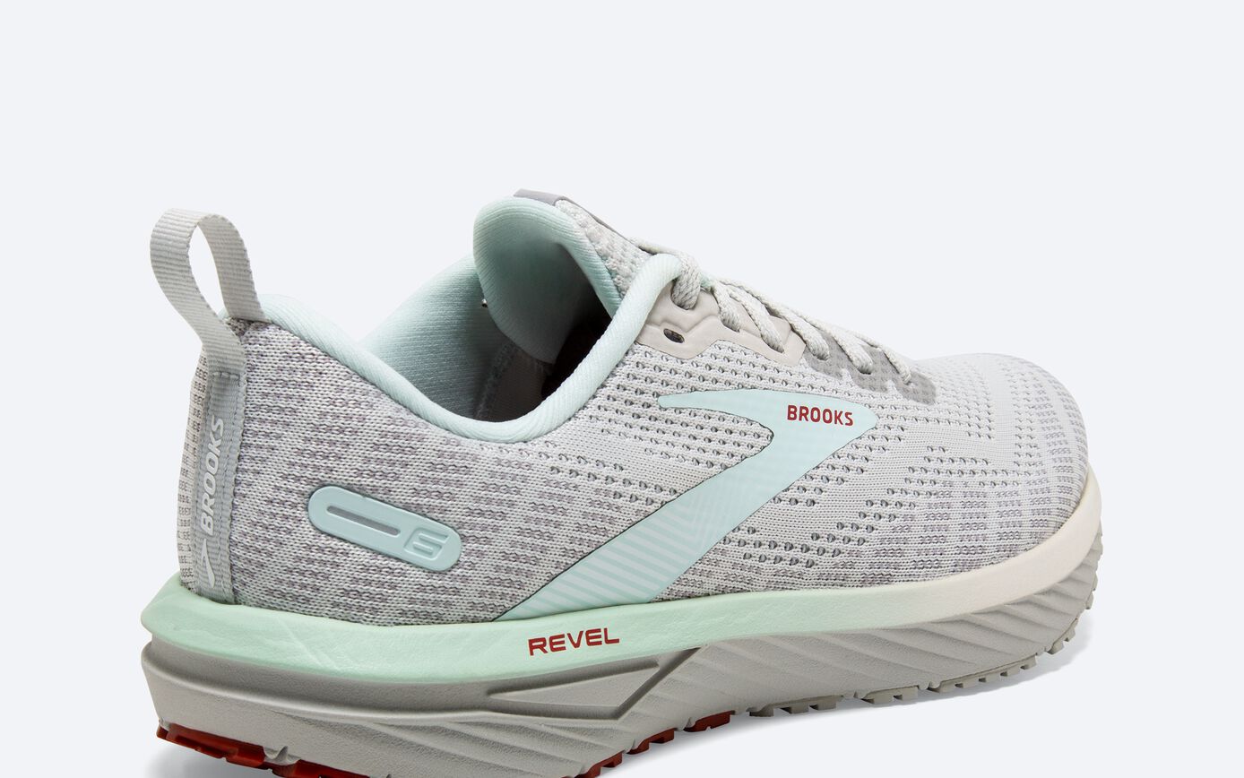 How to Clean Brooks Running Shoes: Quick & Easy Tips