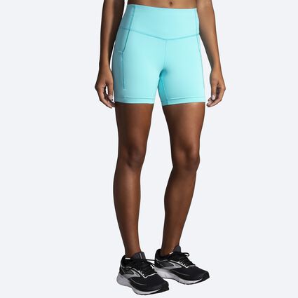 Model (front) view of Brooks Method 5" Short Tight for women
