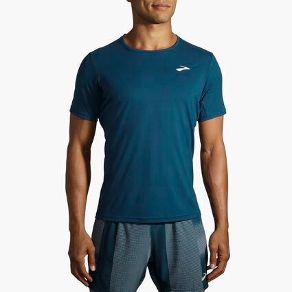 Model (front) view of Brooks Atmosphere Short Sleeve for men