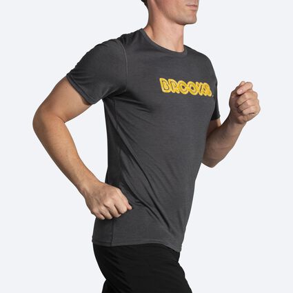 Movement angle (treadmill) view of Brooks Distance Graphic Tee for men