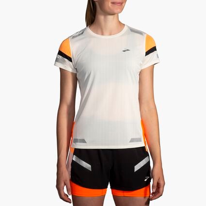 Brooks Run Visible Short Sleeve 2.0 für Damen – Model-Ansicht (von vorne)