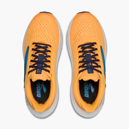 Top-down view of Brooks Glycerin Max for men