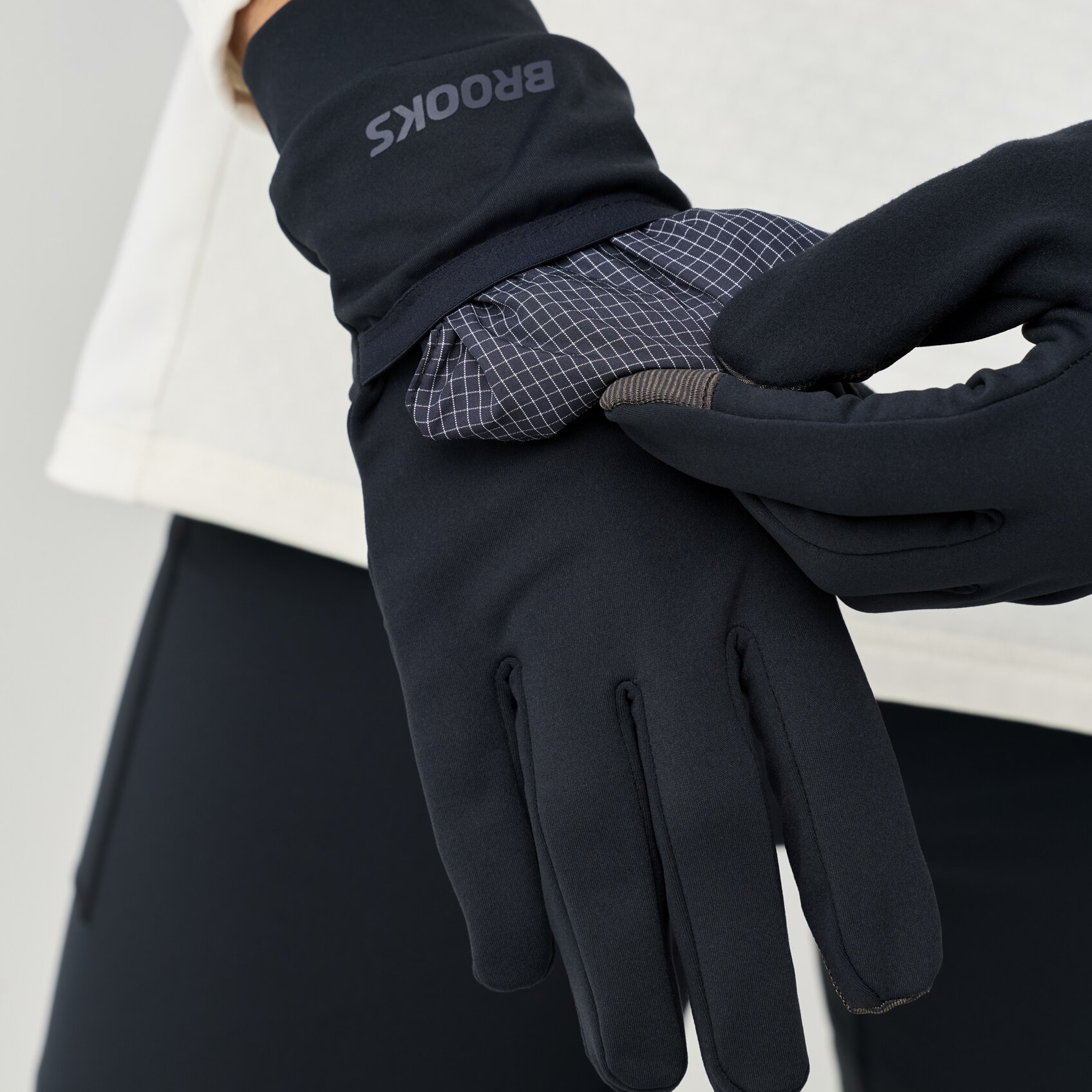 Momentum Thermal Hybrid Glove