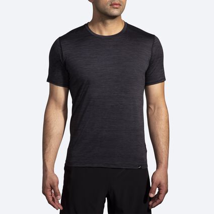 Model (front) view of Brooks Luxe Short Sleeve for men