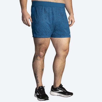 Vue (avant) du modèle de Brooks Sherpa 5" Short pour hommes