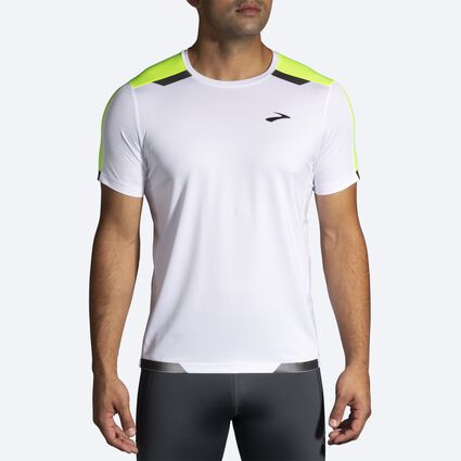 Model (front) view of Brooks Run Visible Short Sleeve for men