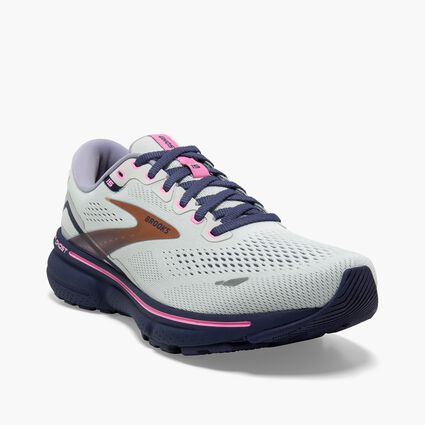 Mudguard and Toe view of Brooks Ghost 15 for women