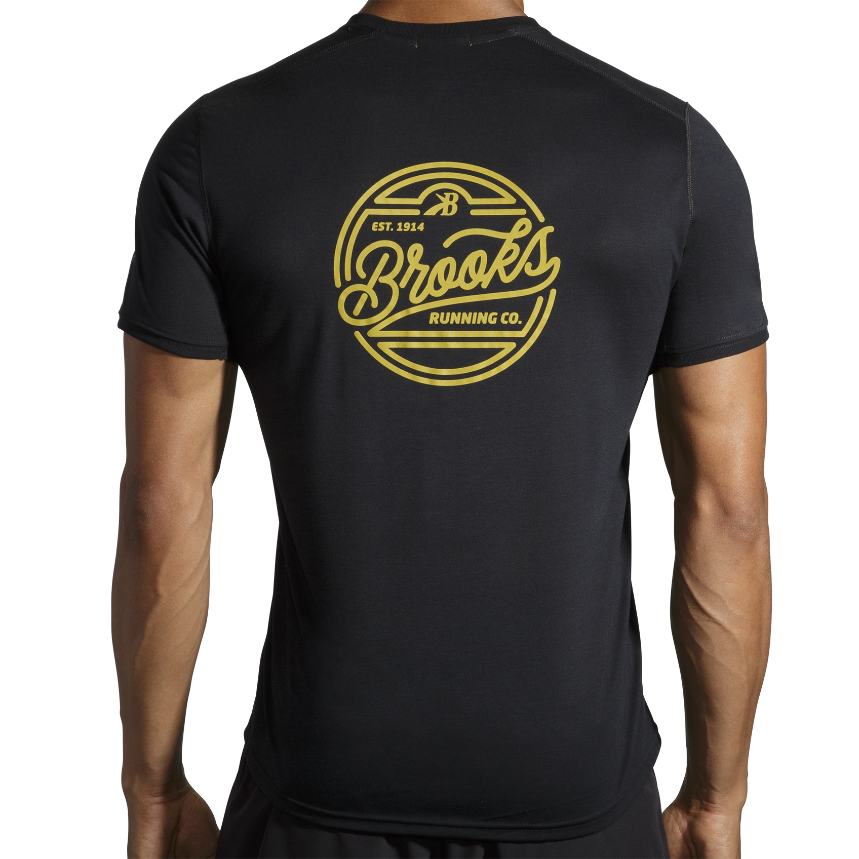 brooks distance graphic tee