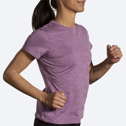 Vista angular del movimiento (cinta de correr) Brooks Luxe Short Sleeve para mujer