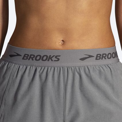 Vue détaillée 1 de Brooks Chaser 3" Short pour femmes