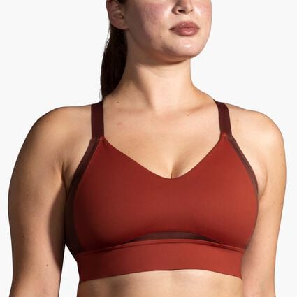 Model (front) view of Brooks Interlace Sports Bra for dames