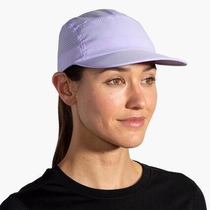Vue (avant) du modèle de Brooks Propel Mesh Hat pour unisexe