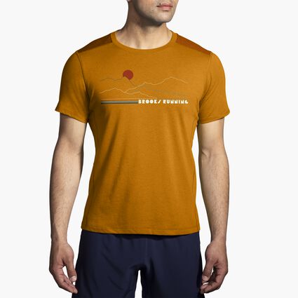Model (front) view of Brooks Distance Short Sleeve 2.0 for men