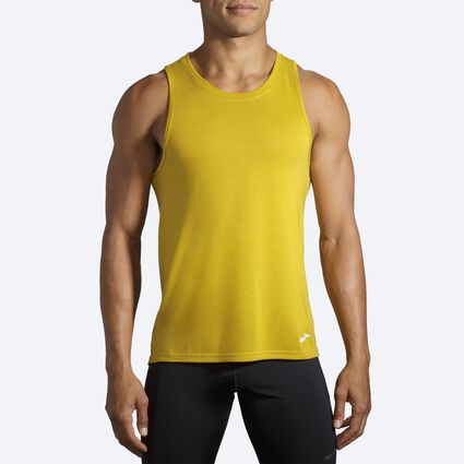 Model (front) view of Brooks Distance Tank for men