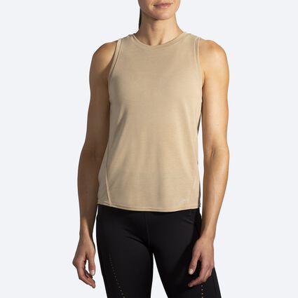 Model (front) view of Brooks Distance Tank for women