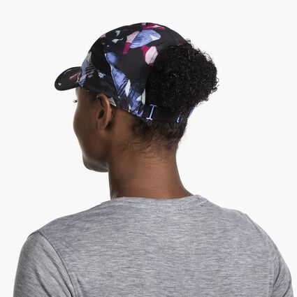 Model (back) view of Brooks Chaser Hat for unisex