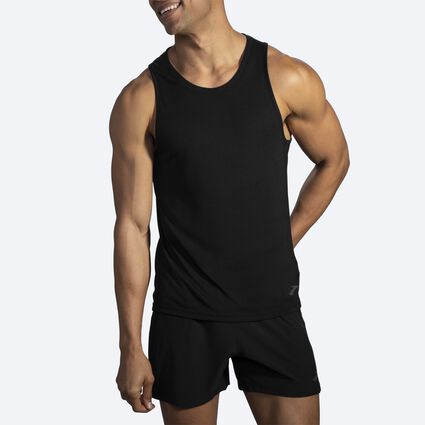 Model angle (relaxed) view of Brooks Distance Tank for men